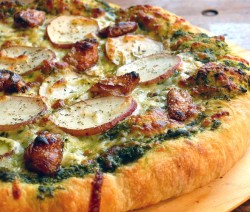 Pesto-Pizza-with-Roasted-Garlic-Potato2